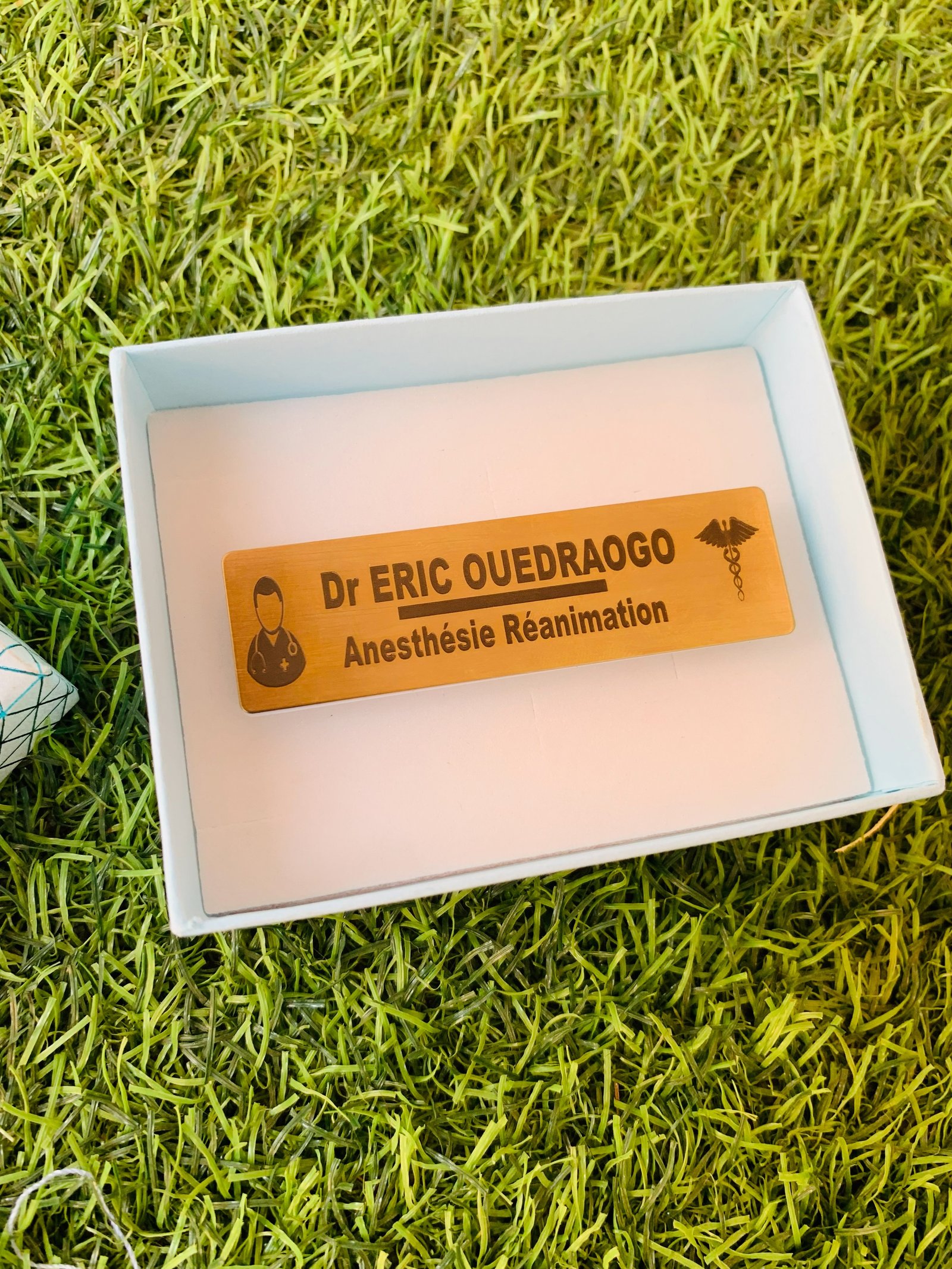 Conception de broches personnalisées : un petit accessoire, un grand impact