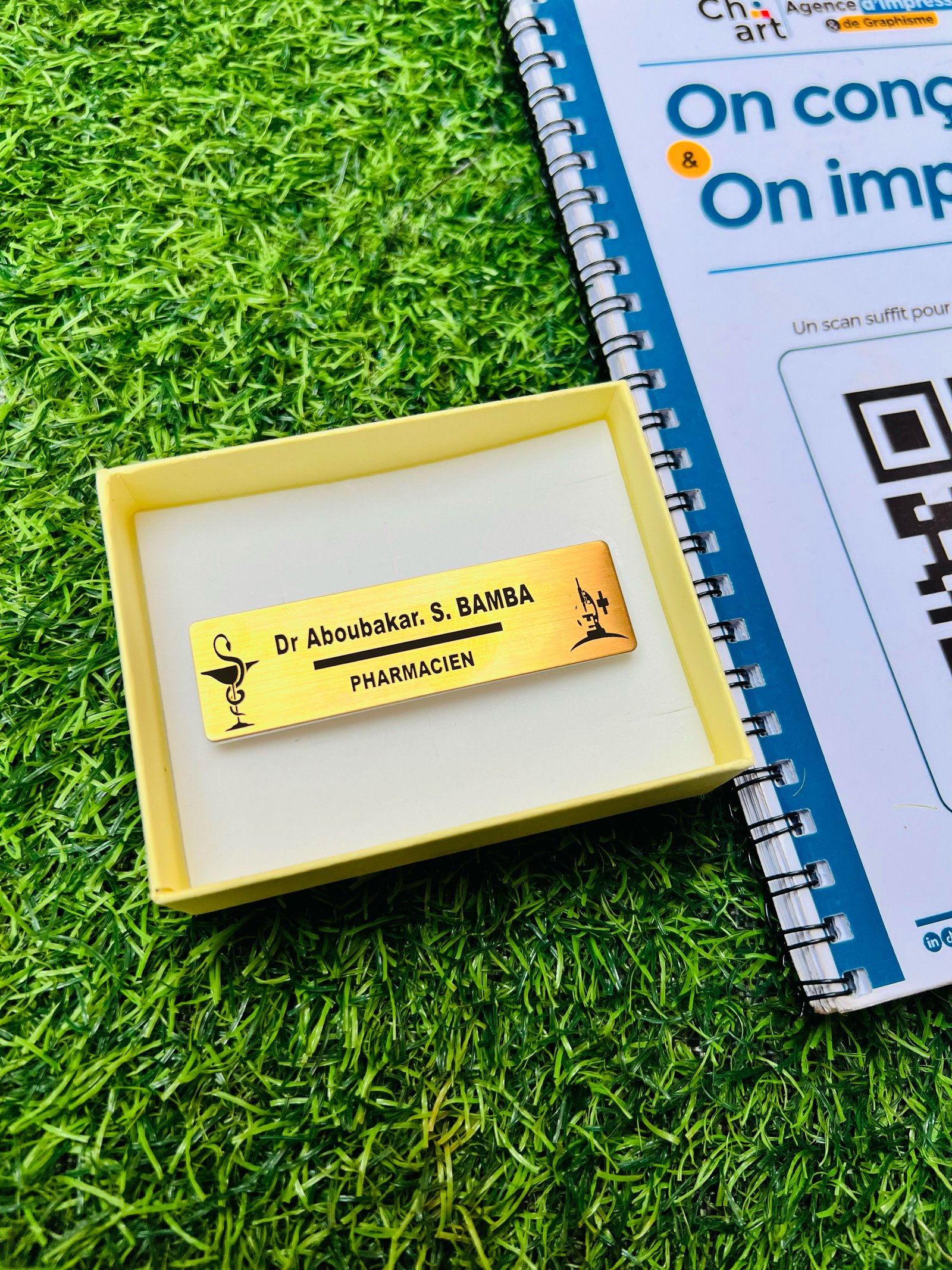 Conception de broches personnalisées : un petit accessoire, un grand impact